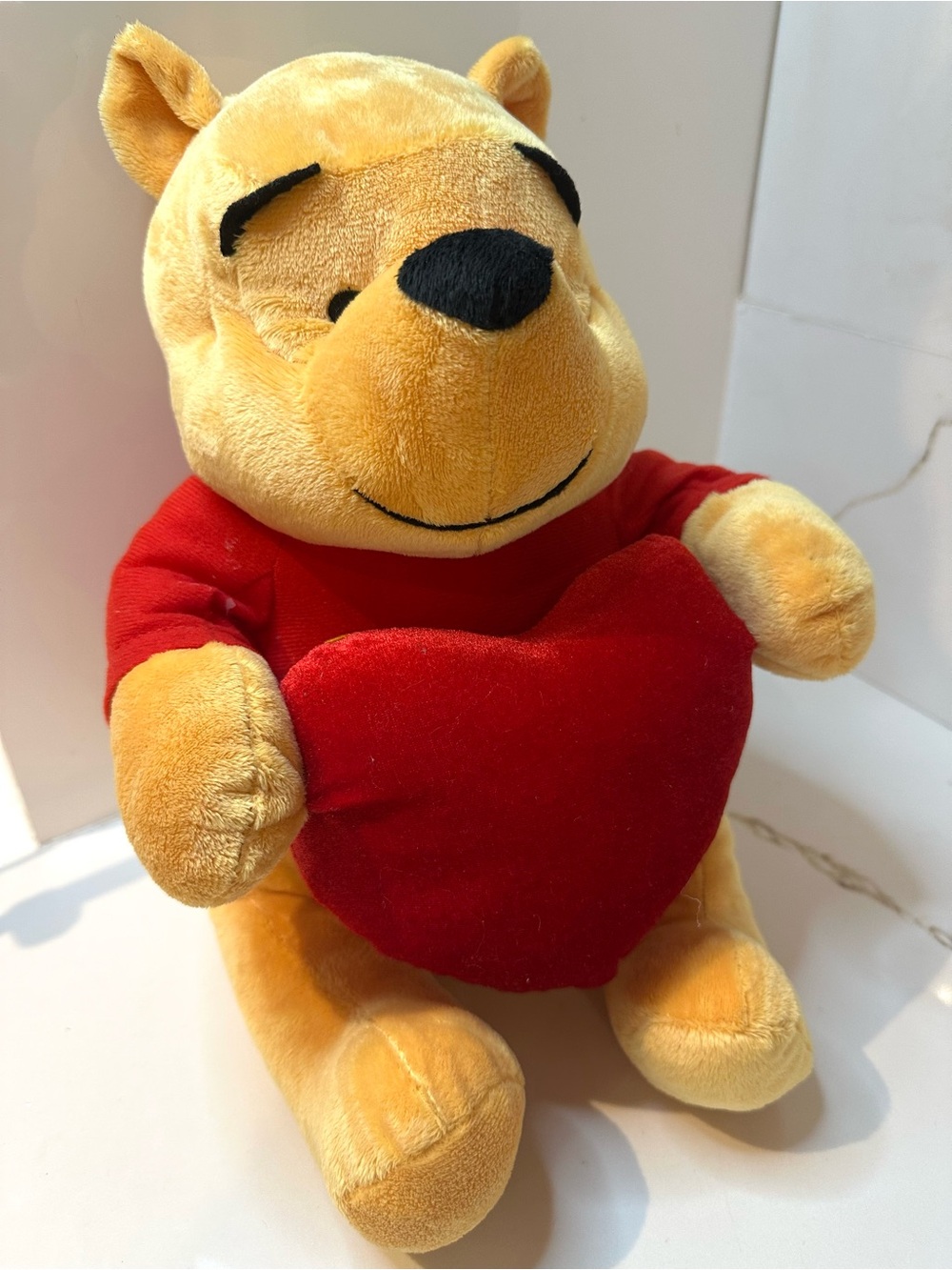 RARE Disney Store Winnie the Pooh Love heart plush toy